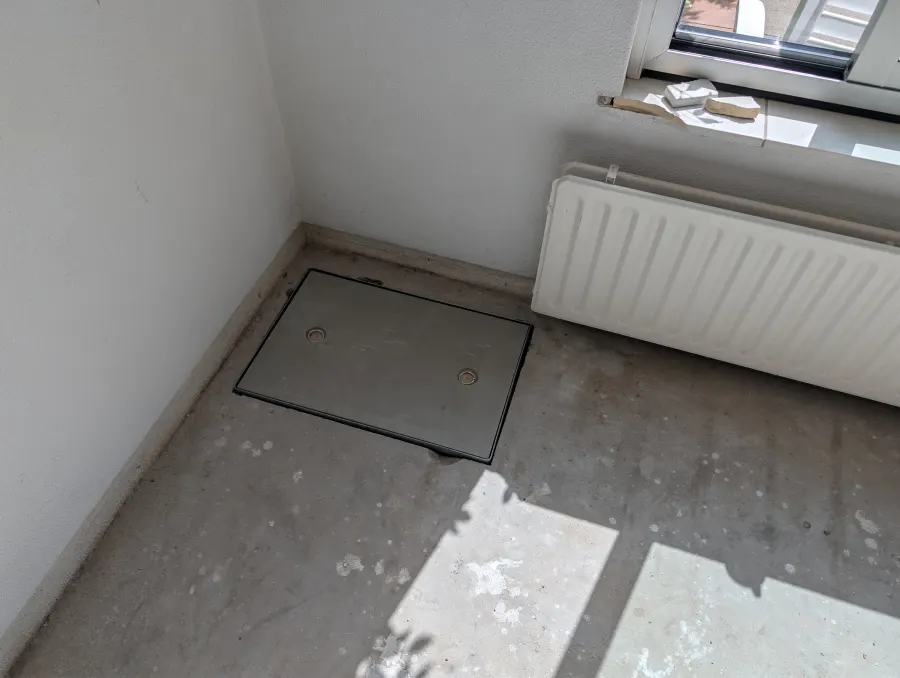 Kruipluik als toegang tot kruipruimte geplaatst door Drillpro Nederland
